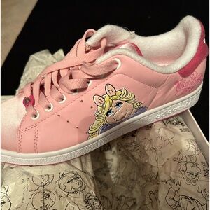 Miss Piggy Adidas, tennis shoes
